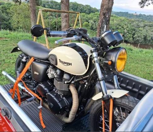 TRIUMPH BONNEVILLE T 100 865 